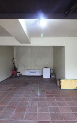 Casa à venda com 388m², 5 quartos e 3 vagasGaragem