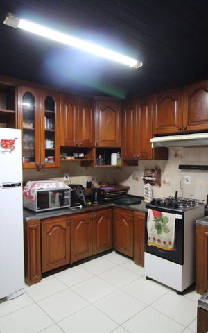 Casa à venda com 388m², 5 quartos e 3 vagasCozinha