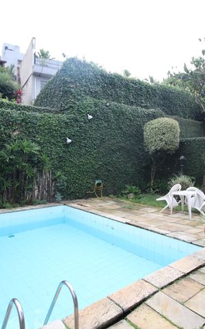 Casa à venda com 388m², 5 quartos e 3 vagasPiscina