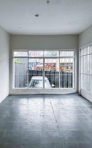 Casa à venda com 110m², 2 quartos e 1 vaga