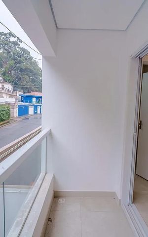 Casa de condomínio à venda com 157m², 3 quartos e 2 vagas Casa de condomínio à venda com 157m², 3 quartos e 2 vagasVaranda