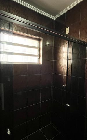 Casa à venda com 130m², 3 quartos e 2 vagas Casa à venda com 130m², 3 quartos e 2 vagasBanheiro