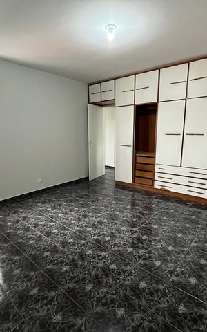Casa à venda com 130m², 3 quartos e 2 vagas Casa à venda com 130m², 3 quartos e 2 vagasQuarto