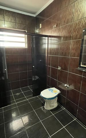 Casa à venda com 130m², 3 quartos e 2 vagas Casa à venda com 130m², 3 quartos e 2 vagasBanheiro