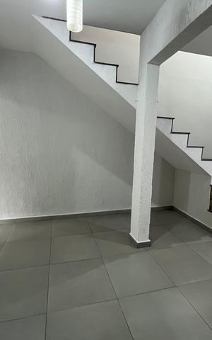 Casa à venda com 130m², 3 quartos e 2 vagas Casa à venda com 130m², 3 quartos e 2 vagasSala