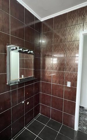 Casa à venda com 130m², 3 quartos e 2 vagas Casa à venda com 130m², 3 quartos e 2 vagasBanheiro