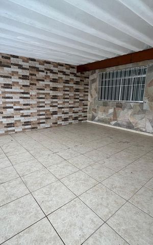 Casa à venda com 130m², 3 quartos e 2 vagas Casa à venda com 130m², 3 quartos e 2 vagasGaragem