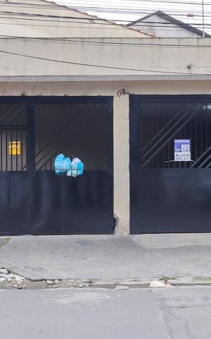 Casa para alugar com 300m², 3 quartos e 3 vagasFachada
