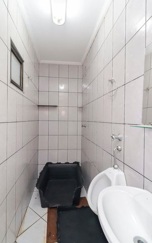 Casa para alugar com 300m², 3 quartos e 3 vagasBanheiro Externo