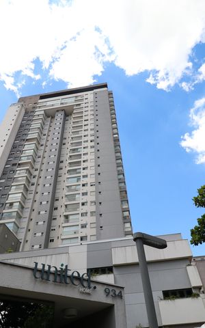 Apartamento à venda com 100m², 3 quartos e 2 vagasFachada