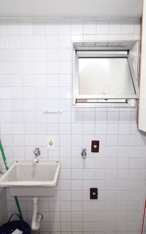 Apartamento à venda com 74m², 3 quartos e 1 vagaÁrea de Serviço