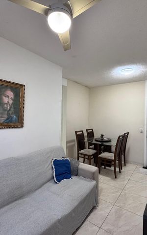 Casa para alugar com 46m², 2 quartos e sem vaga Casa para alugar com 46m², 2 quartos e sem vagaSala
