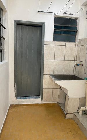 Casa à venda com 350m², 7 quartos e 2 vagas Casa à venda com 350m², 7 quartos e 2 vagasÁrea de serviço - casa 2