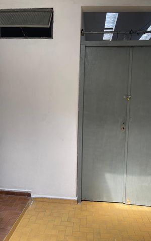 Casa à venda com 350m², 7 quartos e 2 vagas Casa à venda com 350m², 7 quartos e 2 vagasÁrea de serviço - casa 2
