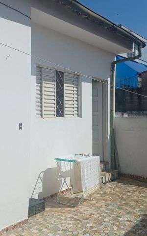 Casa à venda com 160m², 2 quartos e 2 vagas Casa à venda com 160m², 2 quartos e 2 vagasÁrea externa