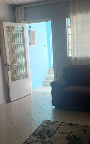Casa à venda com 160m², 2 quartos e 2 vagas Casa à venda com 160m², 2 quartos e 2 vagasSala