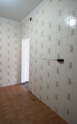 Casa para alugar com 160m², 2 quartos e 2 vagasCozinha