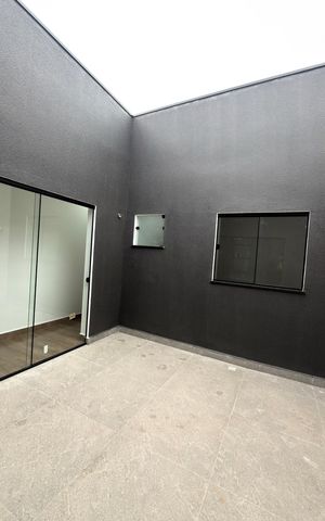 Casa à venda com 88m², 2 quartos e 2 vagas Casa à venda com 88m², 2 quartos e 2 vagasÁrea externa