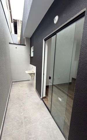 Casa à venda com 88m², 2 quartos e 2 vagas Casa à venda com 88m², 2 quartos e 2 vagasÁrea externa