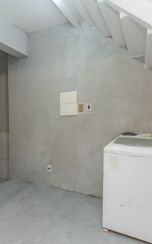 Casa à venda com 88m², 2 quartos e sem vaga Casa à venda com 88m², 2 quartos e sem vagaHall de entrada