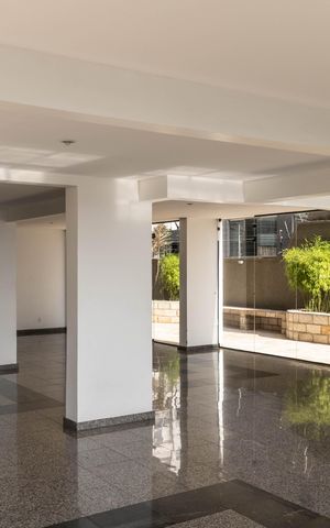Apartamento à venda com 350m², 4 quartos e 4 vagasÁrea comum - Salão de festas