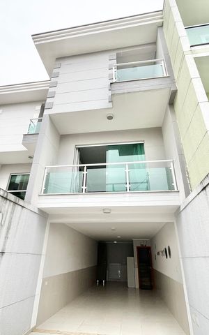 Casa à venda com 120m², 3 quartos e 3 vagasFachada