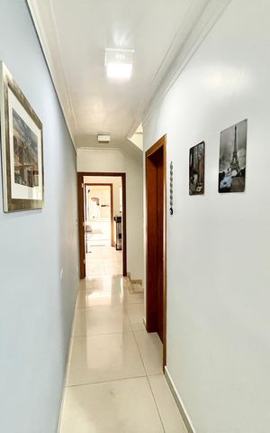 Casa à venda com 120m², 3 quartos e 3 vagasCorredor