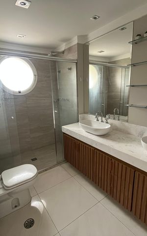 Apartamento para alugar com 350m², 3 quartos e 4 vagas Apartamento para alugar com 350m², 3 quartos e 4 vagasBanheiro