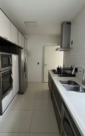 Apartamento para alugar com 350m², 3 quartos e 4 vagas Apartamento para alugar com 350m², 3 quartos e 4 vagasCozinha