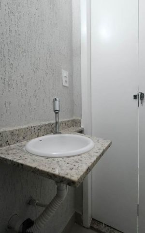 Casa à venda com 90m², 2 quartos e 2 vagasLavabo