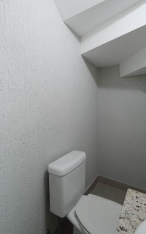Casa à venda com 90m², 2 quartos e 2 vagasLavabo