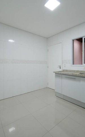Casa à venda com 90m², 2 quartos e 2 vagasCozinha