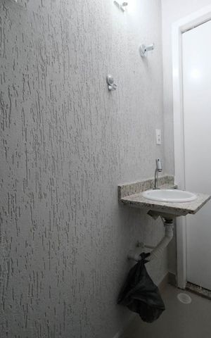Casa à venda com 90m², 2 quartos e 2 vagasLavabo