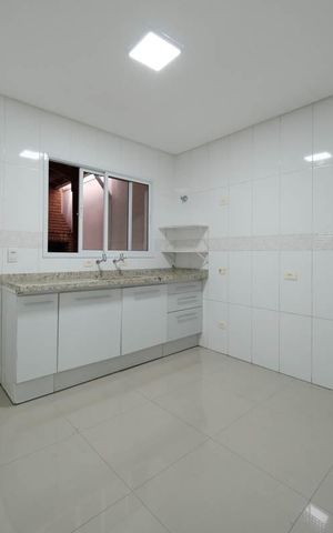 Casa à venda com 90m², 2 quartos e 2 vagasCozinha