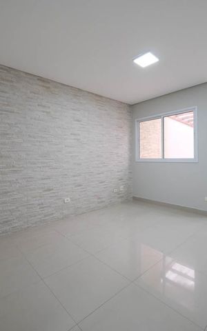Casa à venda com 90m², 2 quartos e 2 vagasSala