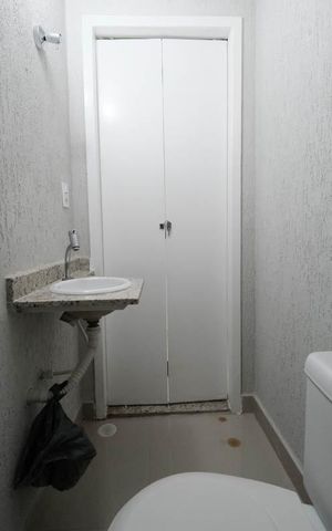 Casa à venda com 90m², 2 quartos e 2 vagasLavabo