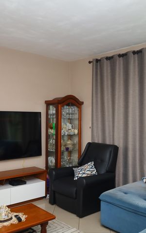 Casa à venda com 320m², 3 quartos e 5 vagasSala