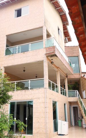 Casa à venda com 320m², 3 quartos e 5 vagasQuintal