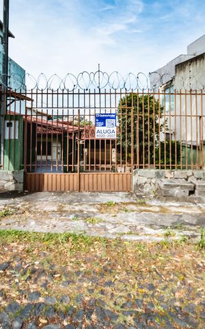 Casa à venda com 216m², 4 quartos e 3 vagasFachada