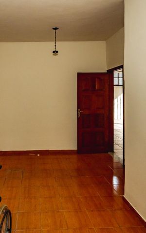 Casa à venda com 216m², 4 quartos e 3 vagasSala