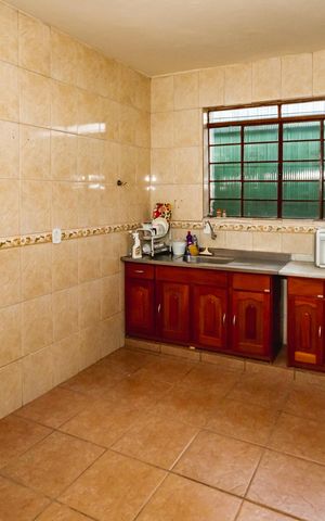 Casa à venda com 216m², 4 quartos e 3 vagasCozinha
