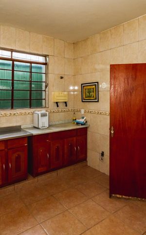 Casa à venda com 216m², 4 quartos e 3 vagasCozinha