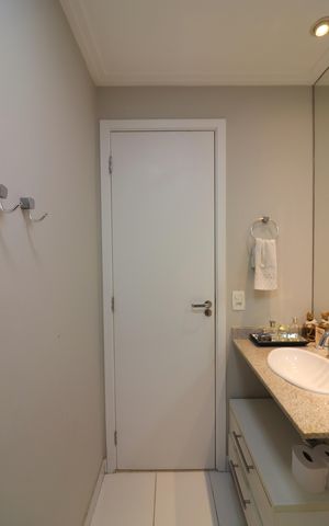 Apartamento à venda com 156m², 3 quartos e 3 vagasSuíte 1 Banheiro 