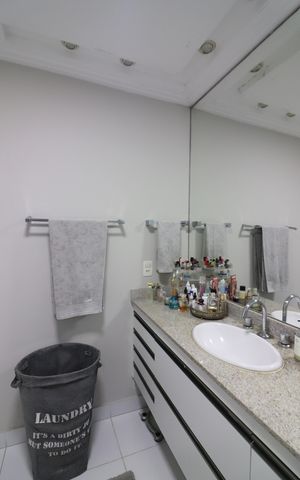 Apartamento à venda com 156m², 3 quartos e 3 vagasSuíte 2 Banheiro 