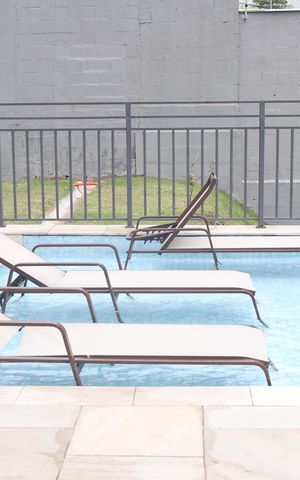 Apartamento à venda com 43m², 2 quartos e sem vagaÁrea comum - Piscina