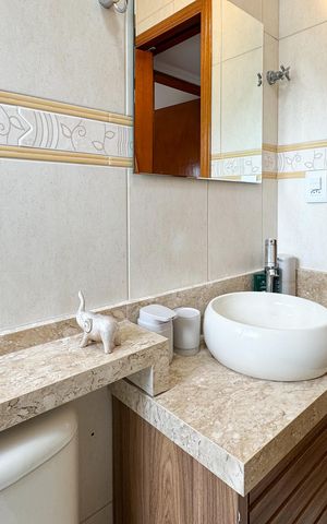Apartamento à venda com 54m², 2 quartos e 1 vaga Apartamento à venda com 54m², 2 quartos e 1 vagaBanheiro Social