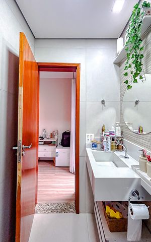 Casa de condomínio à venda com 182m², 3 quartos e 4 vagasBanheiro da Suíte 1
