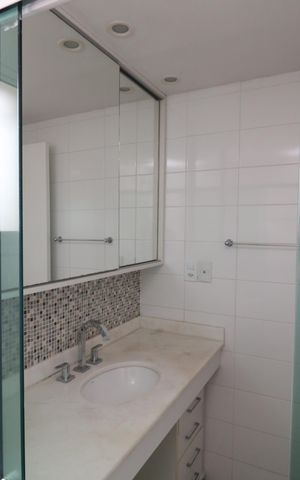 Apartamento à venda com 104m², 3 quartos e 2 vagasBanheiro da Suíte