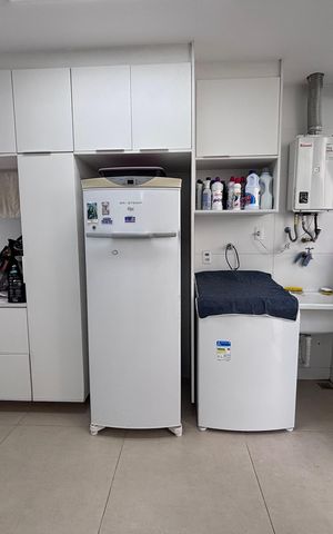 Casa de condomínio à venda com 269m², 3 quartos e 4 vagas Casa de condomínio à venda com 269m², 3 quartos e 4 vagasÁrea de Serviço