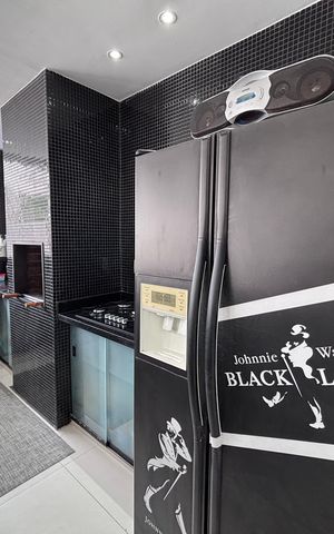 Casa de condomínio à venda com 269m², 3 quartos e 4 vagas Casa de condomínio à venda com 269m², 3 quartos e 4 vagasÁrea externa